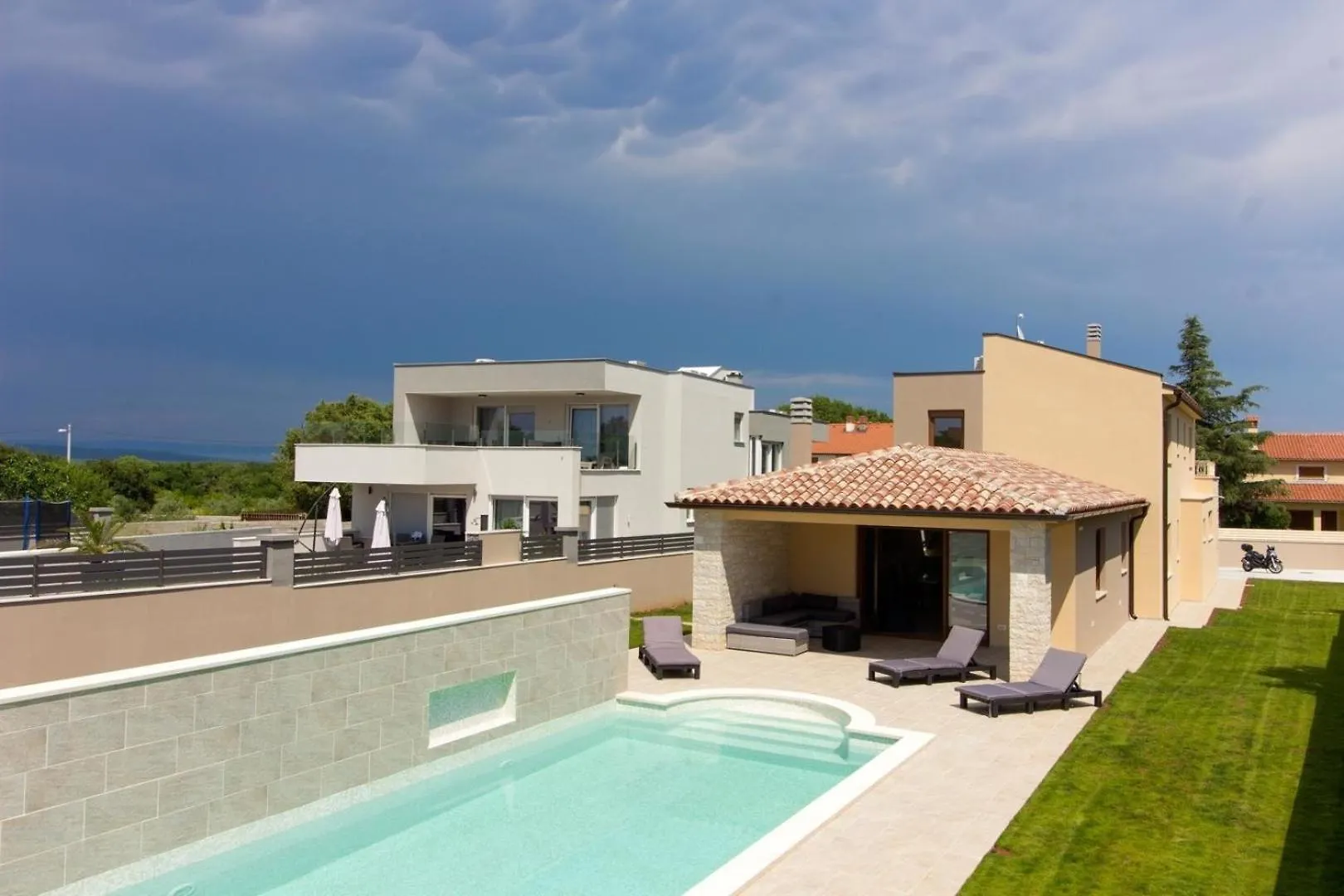 Ferienhaus Mit Privatpool Fuer 8 Personen Ca 120 Qm In Sisan, Istrien Suedkueste Von Istrien Pola